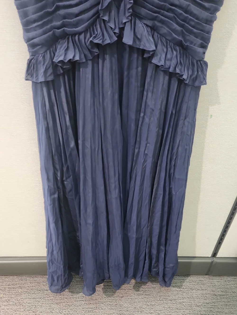 Cinq A Sept Calloway Ruffled Midi Dress Size 16 - Picture 7 of 15